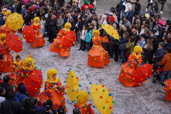 5 Carnevali di Fuoriporta 2024: tra borghi, carri, maschere e tradizioni